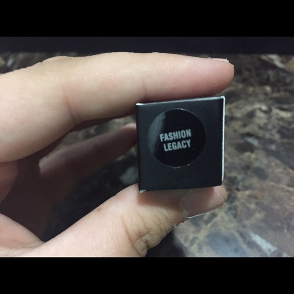 Mac retro lipstick (fashion legacy) - Picture 3 of 4