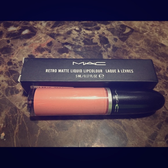 Mac retro lipstick (mademoiselle) - Picture 1 of 4
