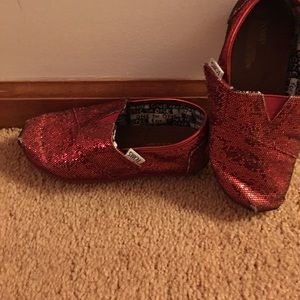 Toddler size 8.5 red sequin TOMS.
