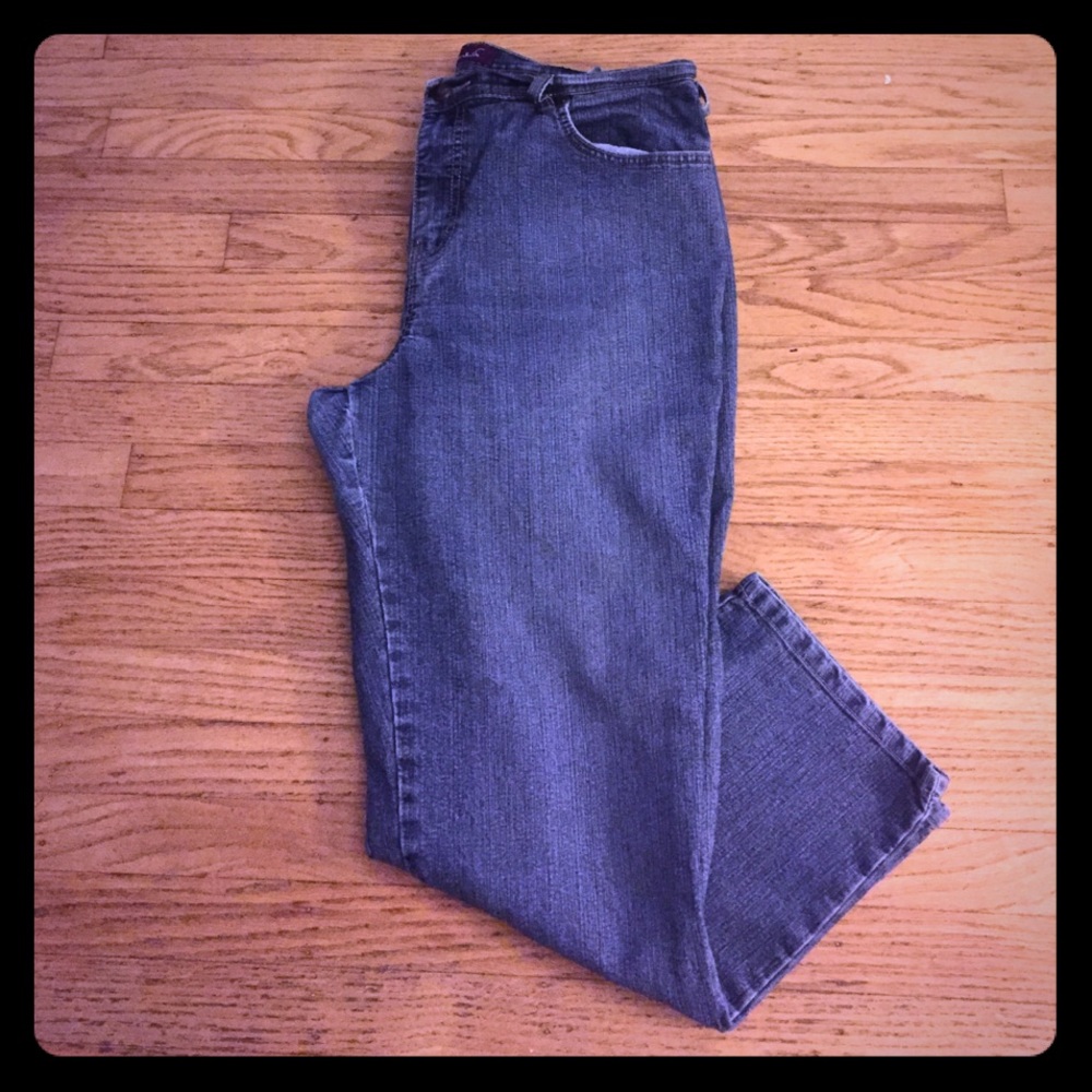 GV bootcut dark blue jeans.