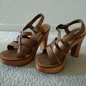 Mia wooden platform sandals