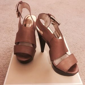 Michael Kors Carla Platform (sz 6.5)