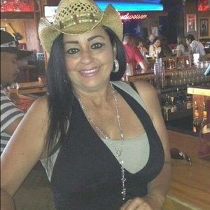 Meet your Posher, Dolly