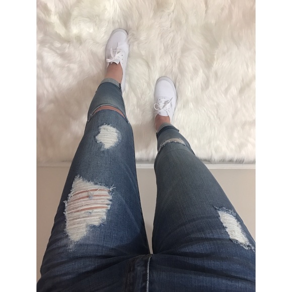 KINSLEY Destroyed Denim Jeans - Picture 3 of 4