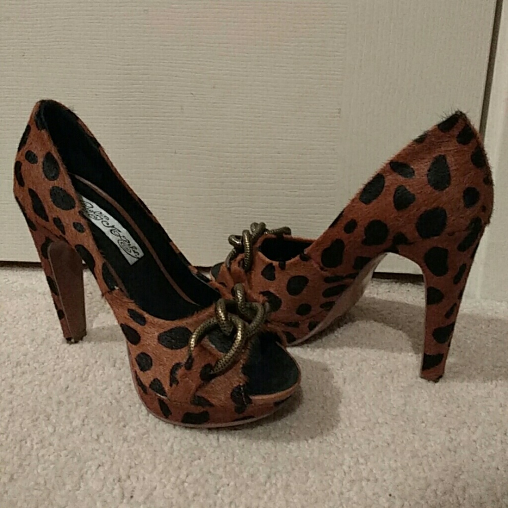 Nwot naught monkey leopard platform pumps