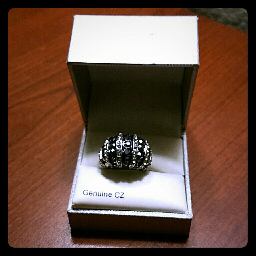 Gorgeous Night & Day Ring final reduction!