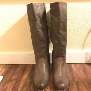 👢PRICE DROP! TAUPE/GRAY LEATHER BOOTS!