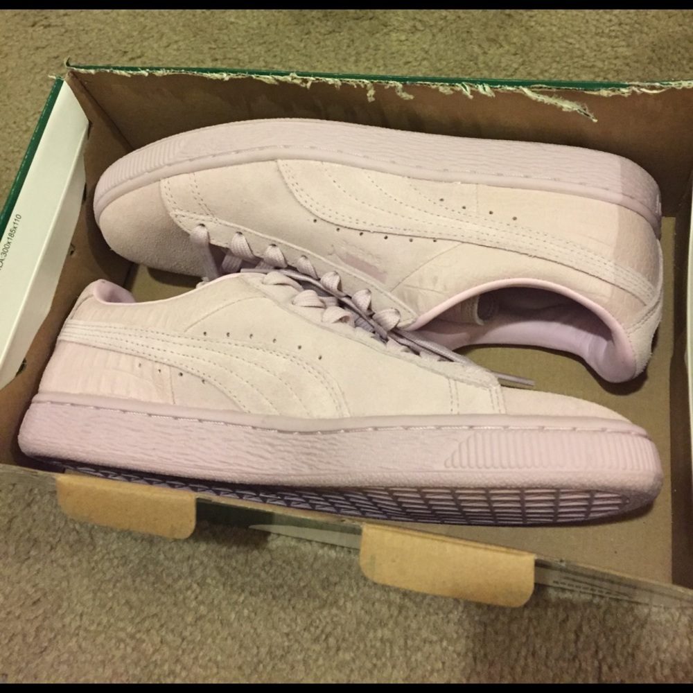 BRAND NEW PUMA SUEDE