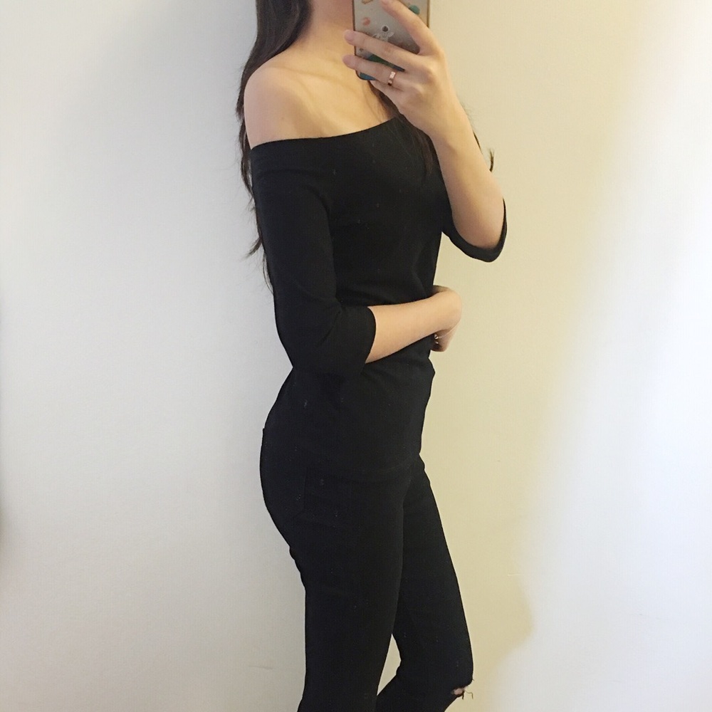 Boutique-Black off shoulder Tshirt - Picture 4 of 5