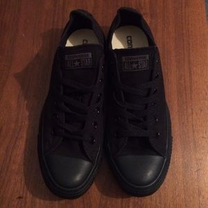 All Black Unisex Low Top Converse