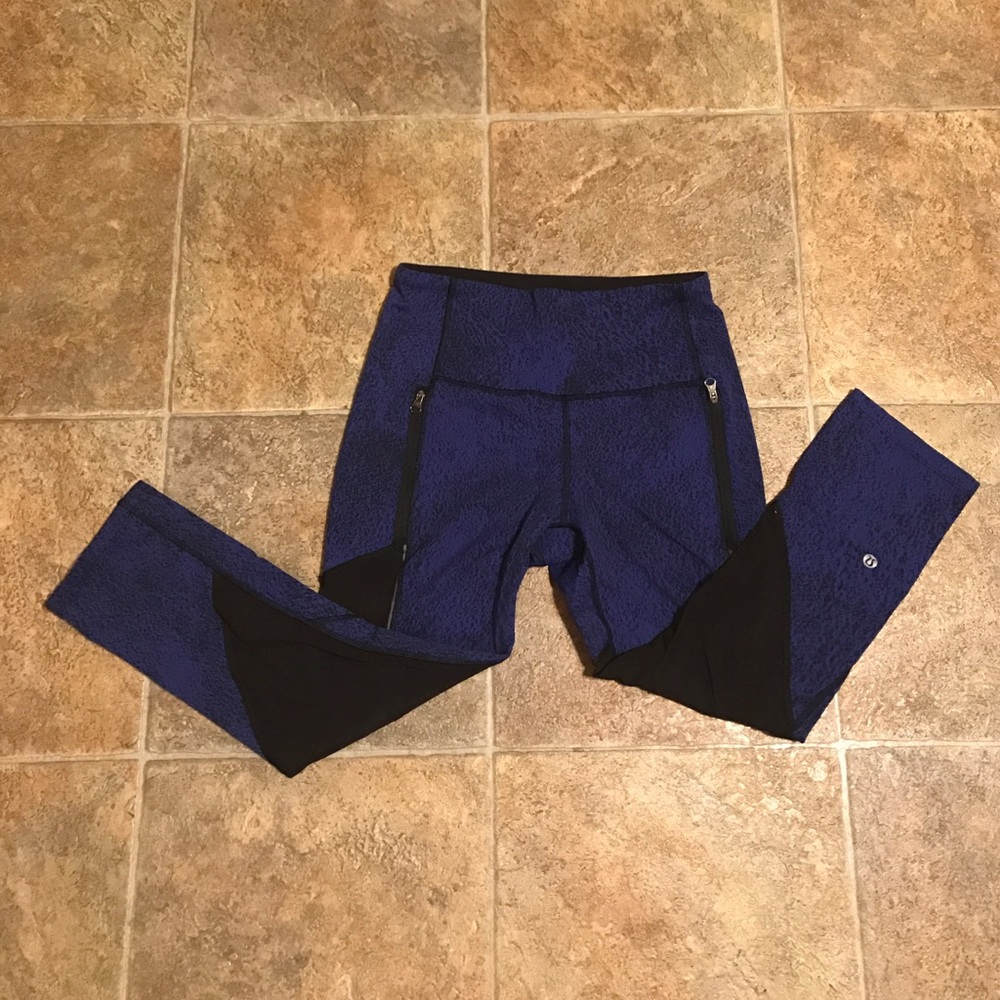 Lululemon crops-size 6-never worn