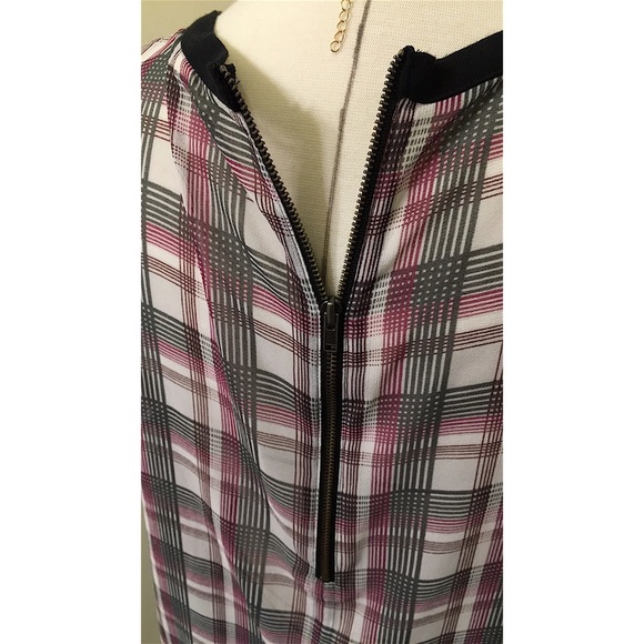 Caslon Blouse - Picture 4 of 5