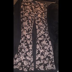 Forever 21 Medium Floral stretchy flared leggings