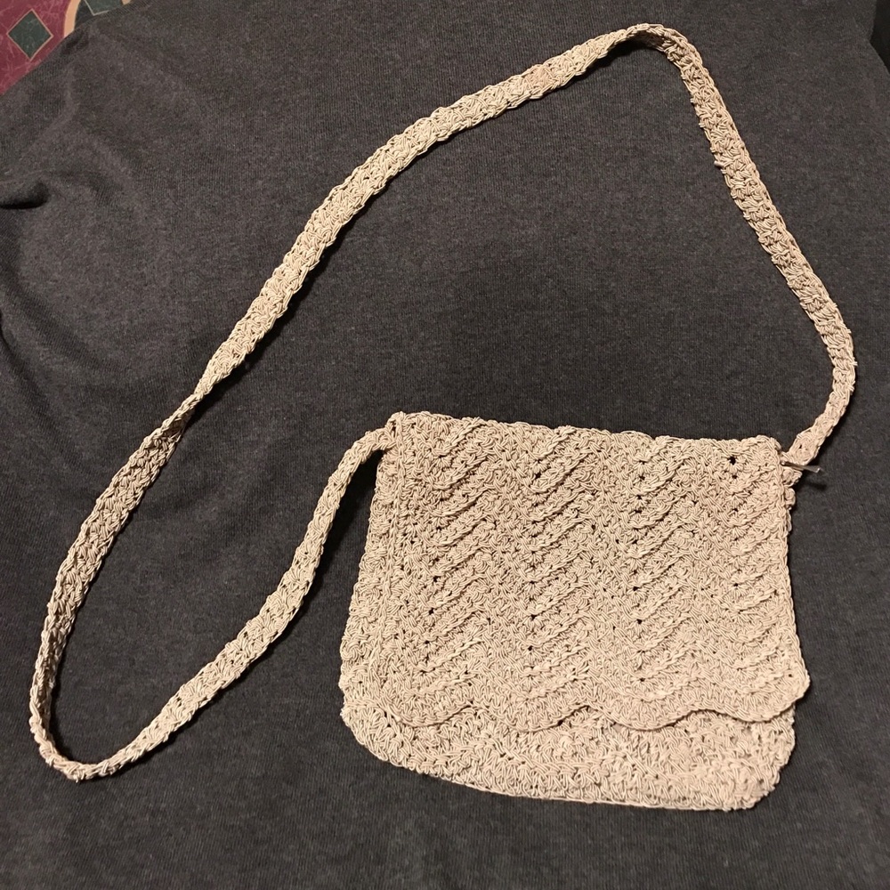 Taupe weaved bag