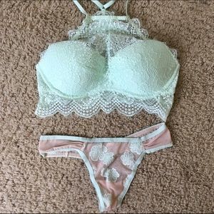 High neck bra and thong panty VS set in mint