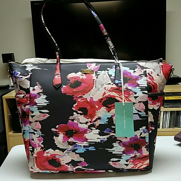 kate spade Handbags - Kate Spade Adaira Laurel Way Printed Baby Bag NWT