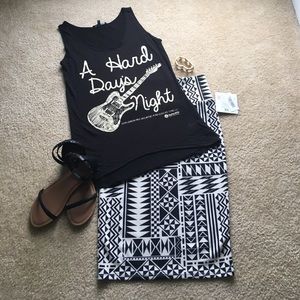 Lularoe Cassie XS NWT Black and White
