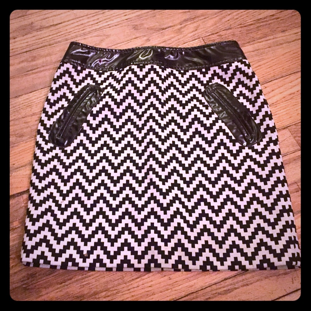 ON HOLD Mod INC black & white skirt w/black patent accents