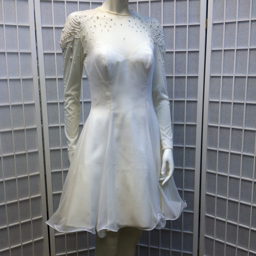 Tadaski woman cocktail dress or wedding white Sz6