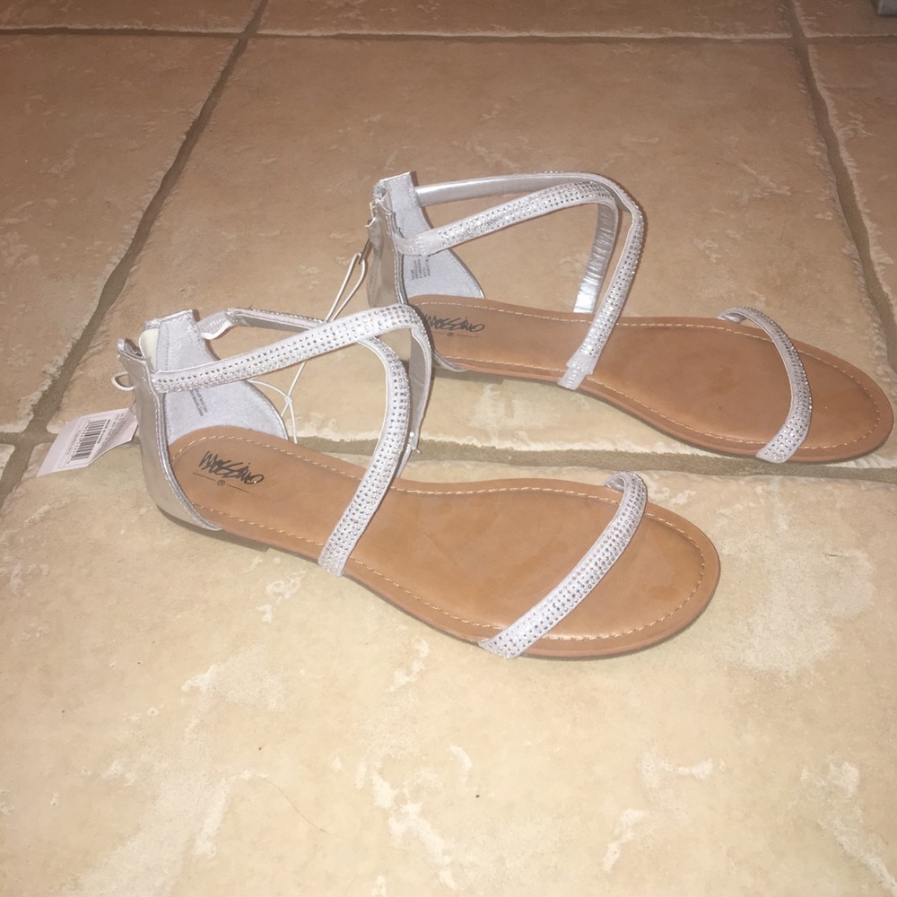 Mossimo flat sandals NWT