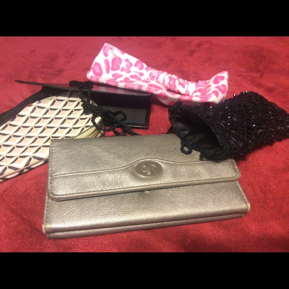 Bundle mixture of wallet/purses