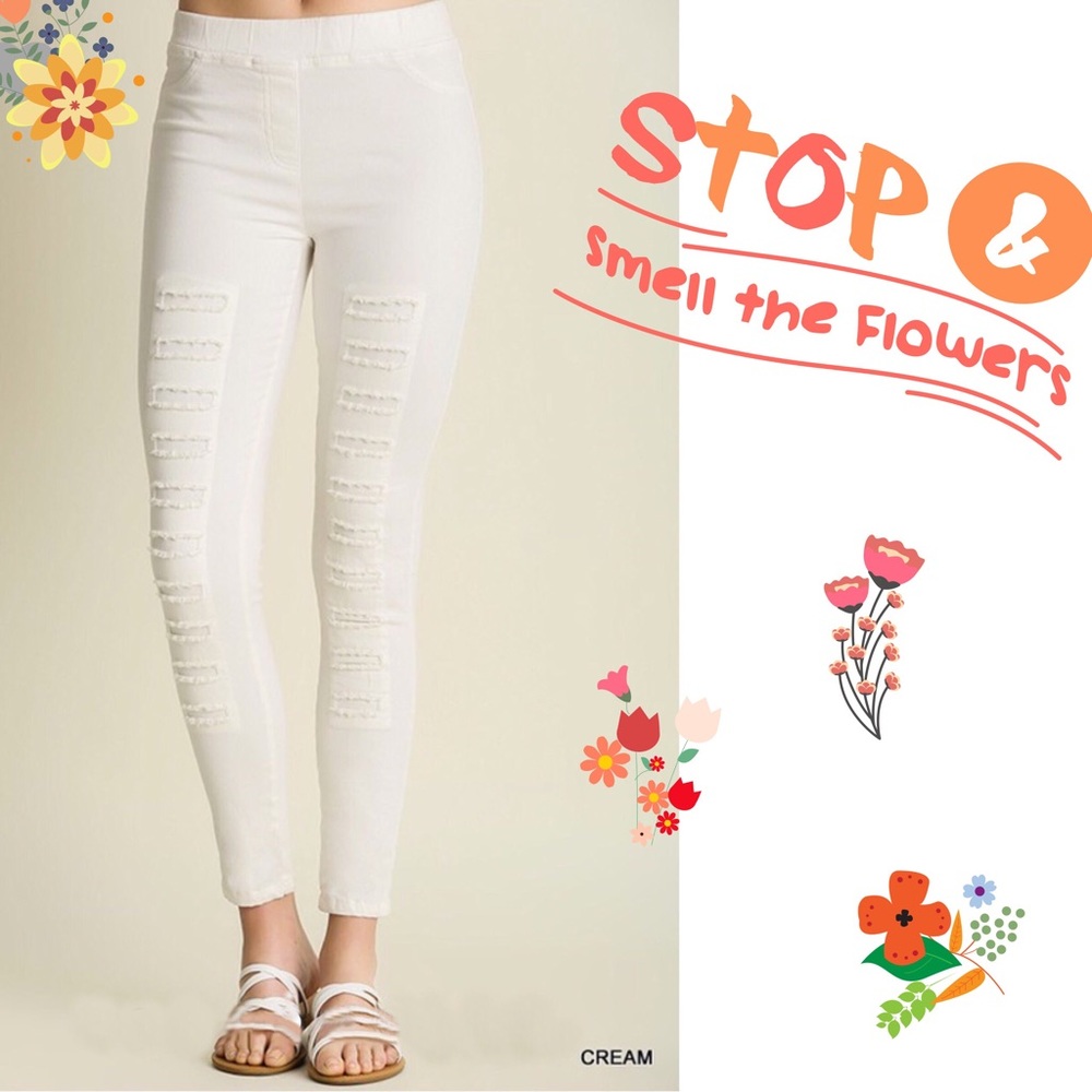DISTRESSED JEGGINGS IN CREAM!