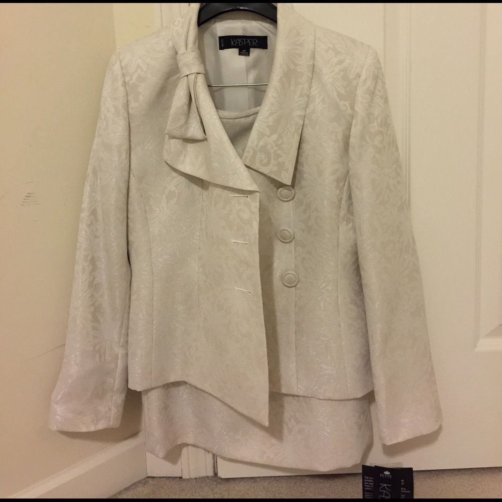 Kasper Petite 2P Silver Suit Jacket and Skirt NWT