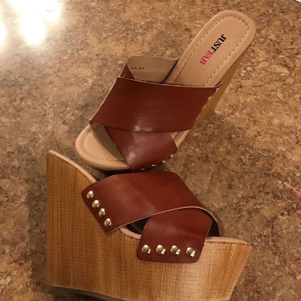 Just Fab Size 6 5 1/4" wedges