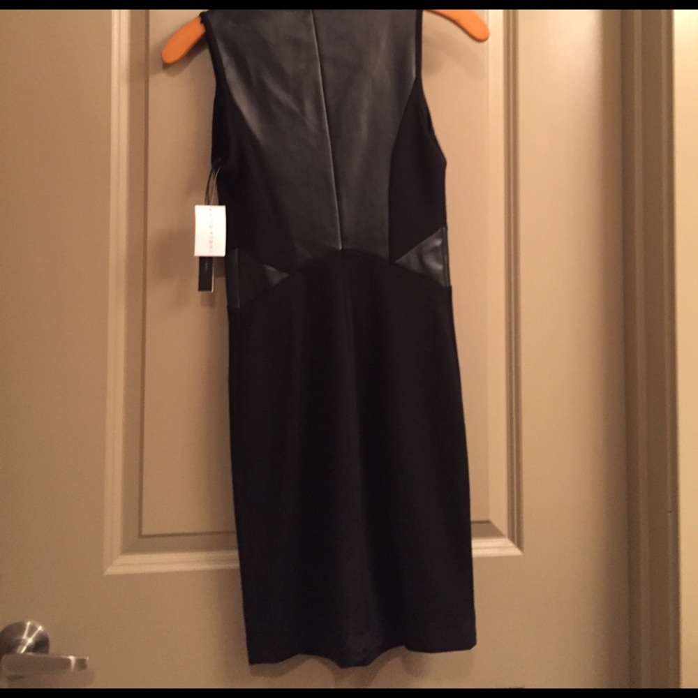 Dress - Picture 4 of 4