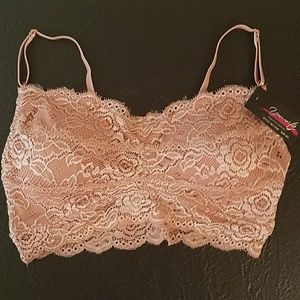 NWT  YOUMITA M/L  LACE BRALETTE (MEDIUM/LARGE)