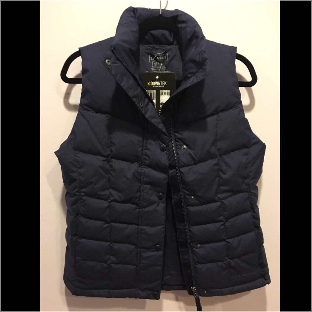 ❗️SOLD ❗️L.L. Bean Navy Blue Down Vest