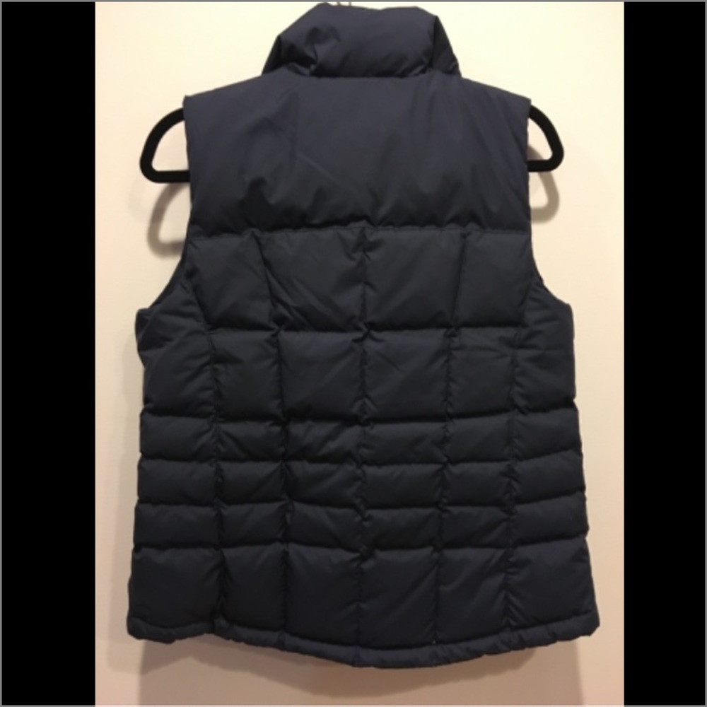 ❗️SOLD ❗️L.L. Bean Navy Blue Down Vest - Picture 2 of 8