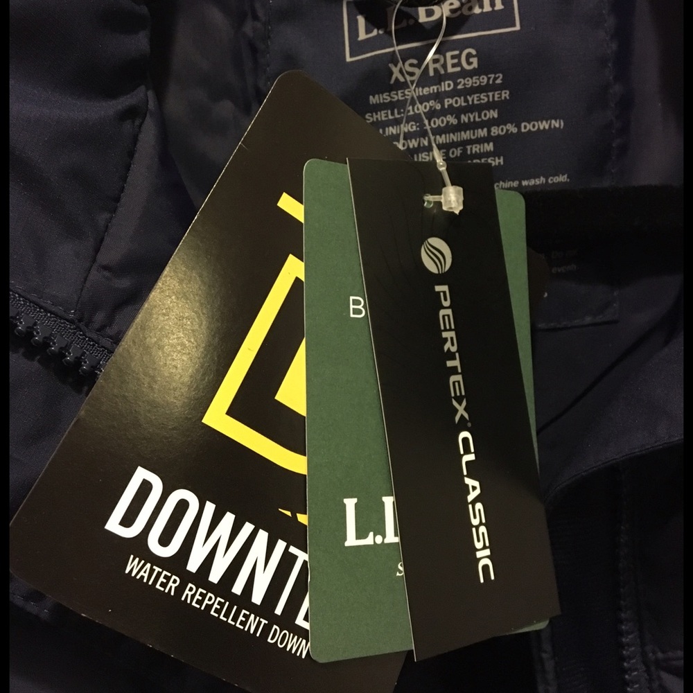 ❗️SOLD ❗️L.L. Bean Navy Blue Down Vest - Picture 7 of 8
