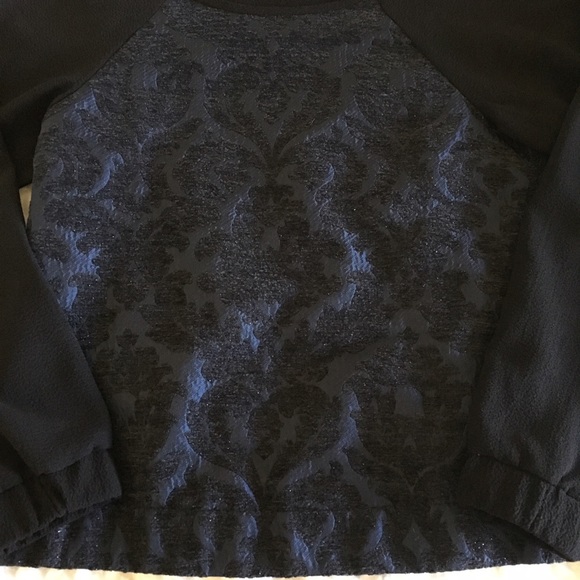 LOFT Long Sleeved Top with Damask Front w Sparkle - Picture 6 of 8