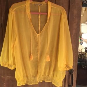 💙 5 for $20! Yellow Old Navy Blouse
