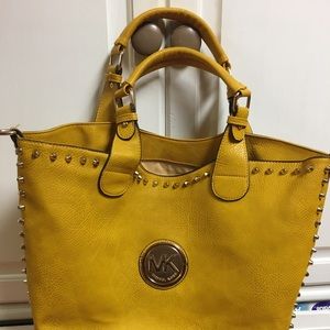 Michael Kors bag.. not authentic