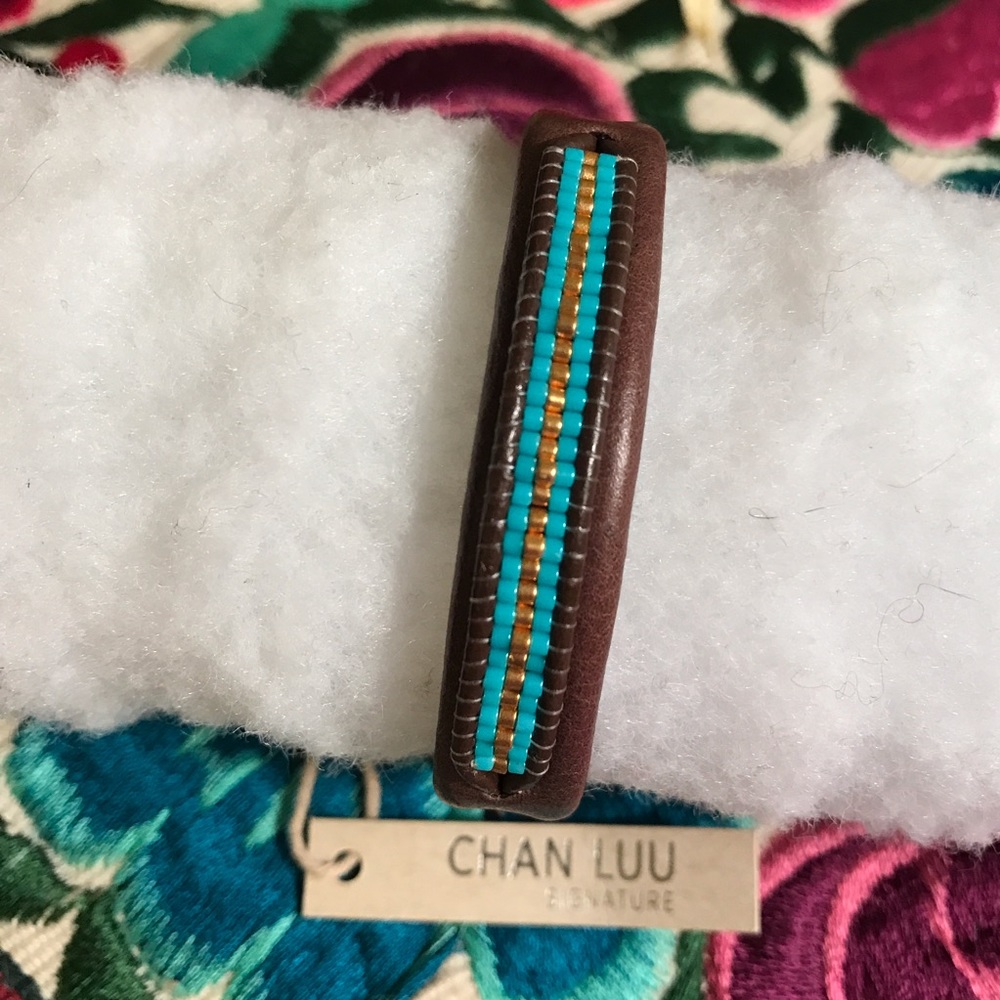 Beaded turquoise beads on leather bracelet