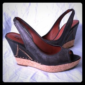Super cute MRKT Claudia wedge sandal