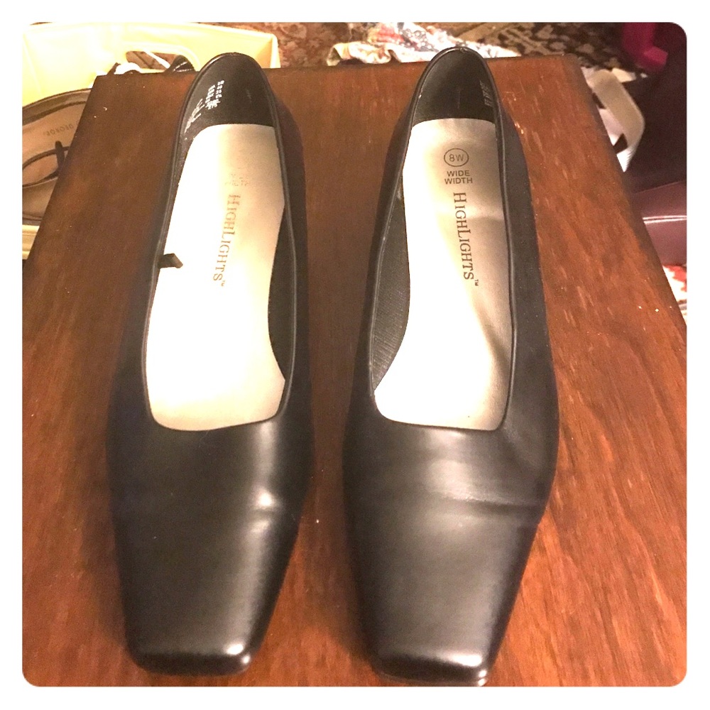 Black pump dress shoes, 8W, EUC, no scuff marks