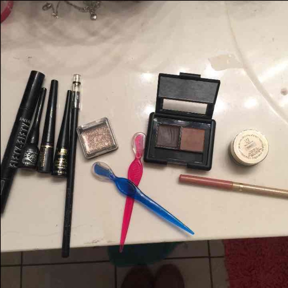 Make up bundle!!!!!