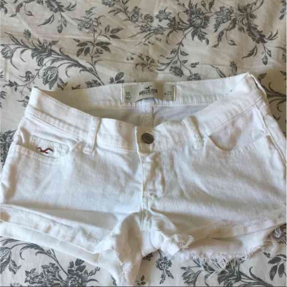 White hollister shorts