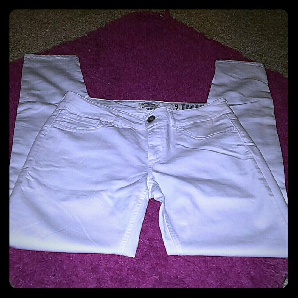 Super cute NEW white pants
