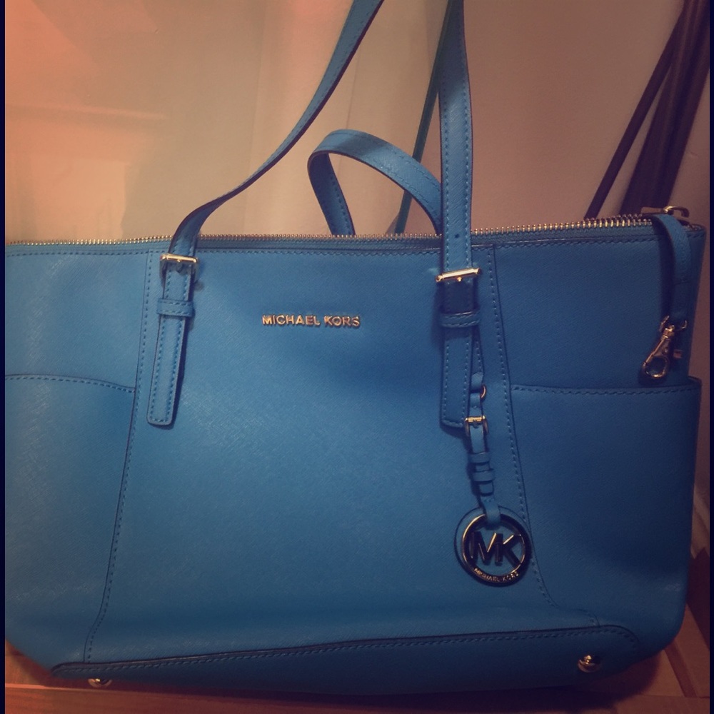 Micheal Kors Medium Jet Set Purse