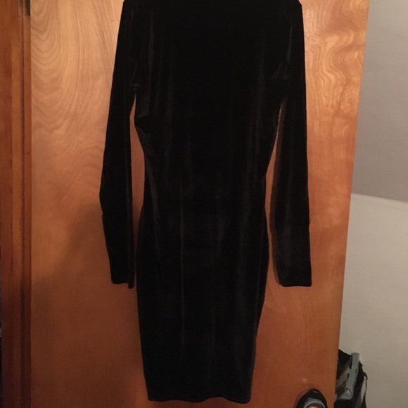 velvet black middle length dress - Picture 3 of 4