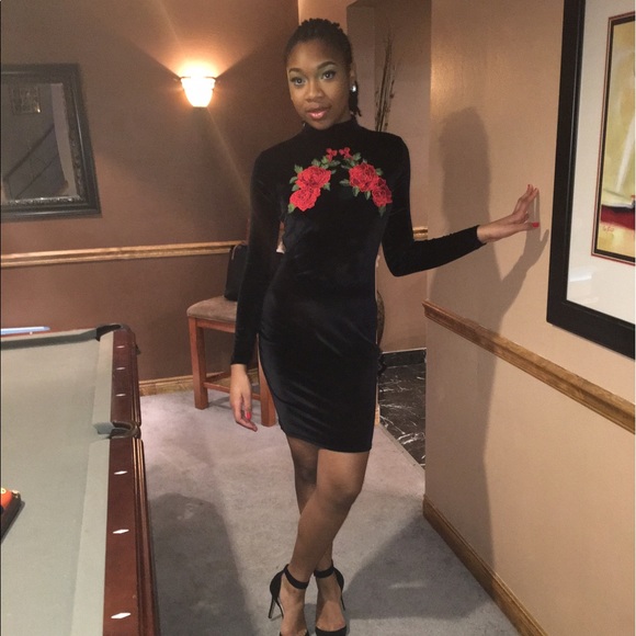 velvet black middle length dress - Picture 4 of 4