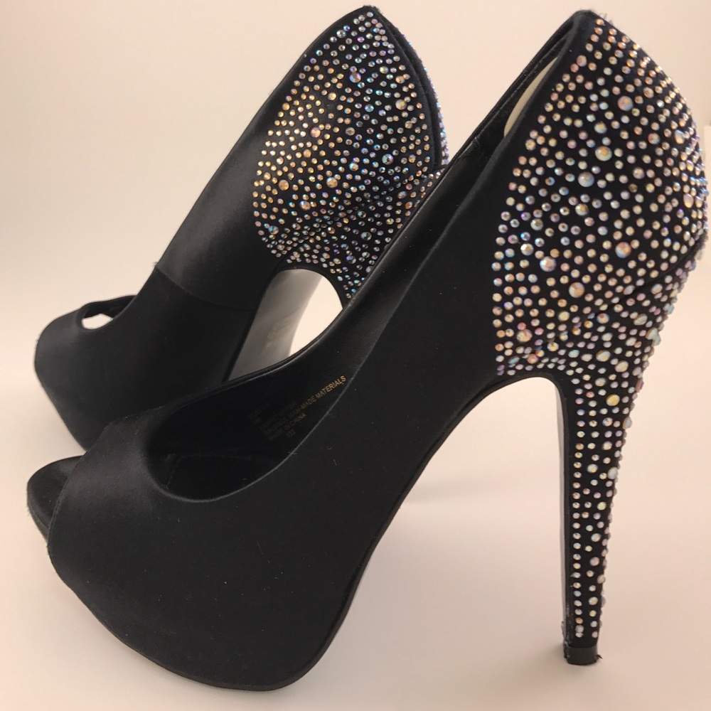 Steve Madden "Playy-R' Platform Pumps sz9