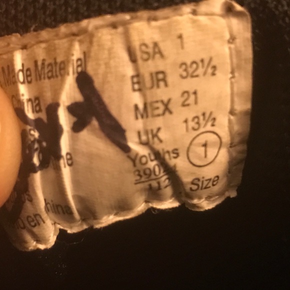 Spalding soccer cleats, kids, size 1, EUC - Picture 2 of 4