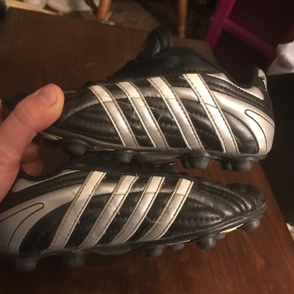 Spalding soccer cleats, kids, size 1, EUC - Picture 4 of 4