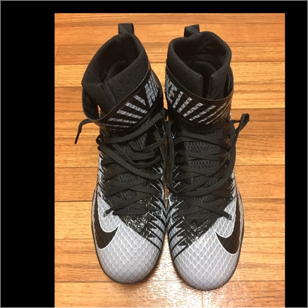 Nike elite cleats. Size 10