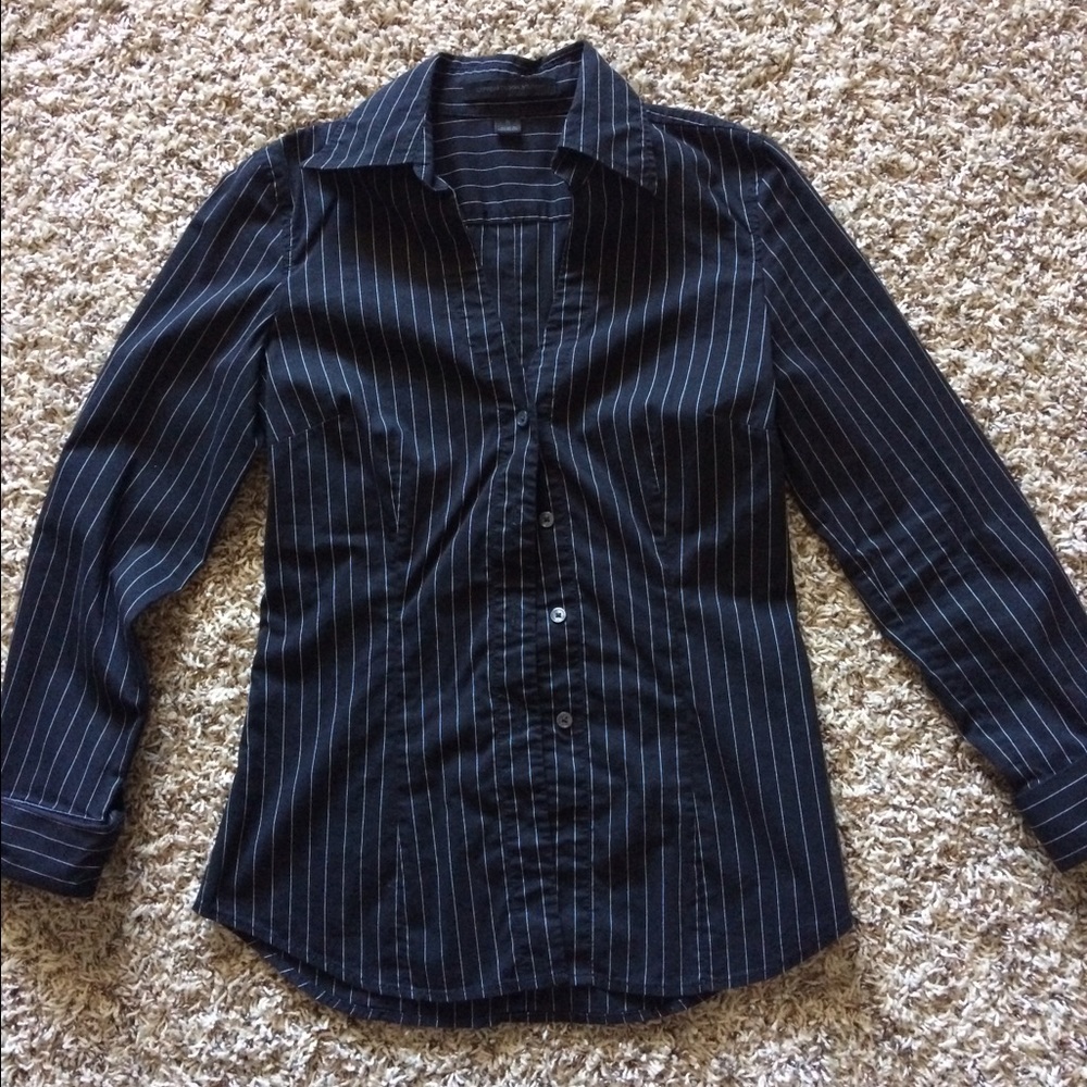 Long sleeve button up top.